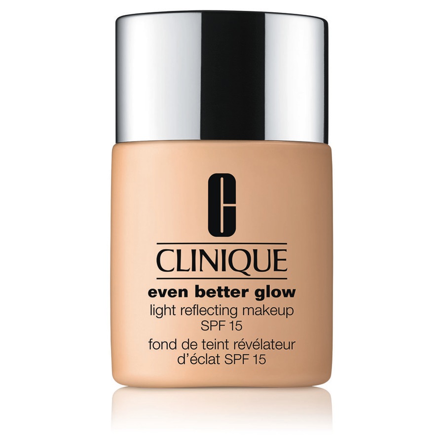 Clinique CN 40 - Cream Chamois Even Better™ Glow Light Reflecting Makeup SPF15 Foundation 30ml
